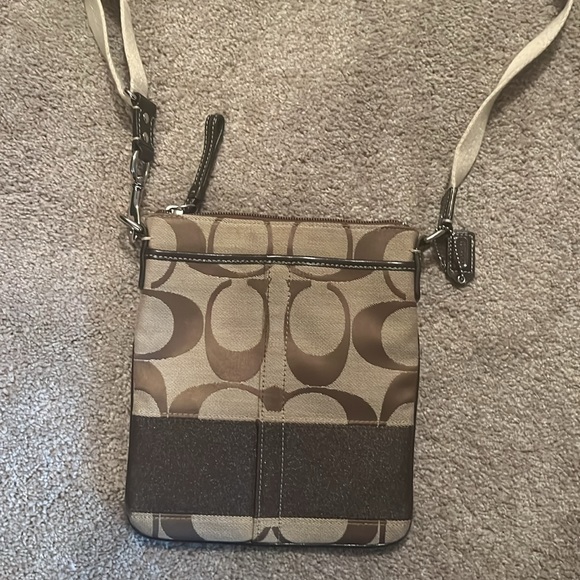 Beautiful condition Coach purse, used once. - Picture 3 of 4